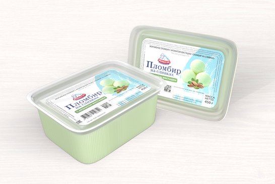 Plombiere Ice-Cream "PLOMBIRE NA SLIVKAKH" with a pistachio flavor